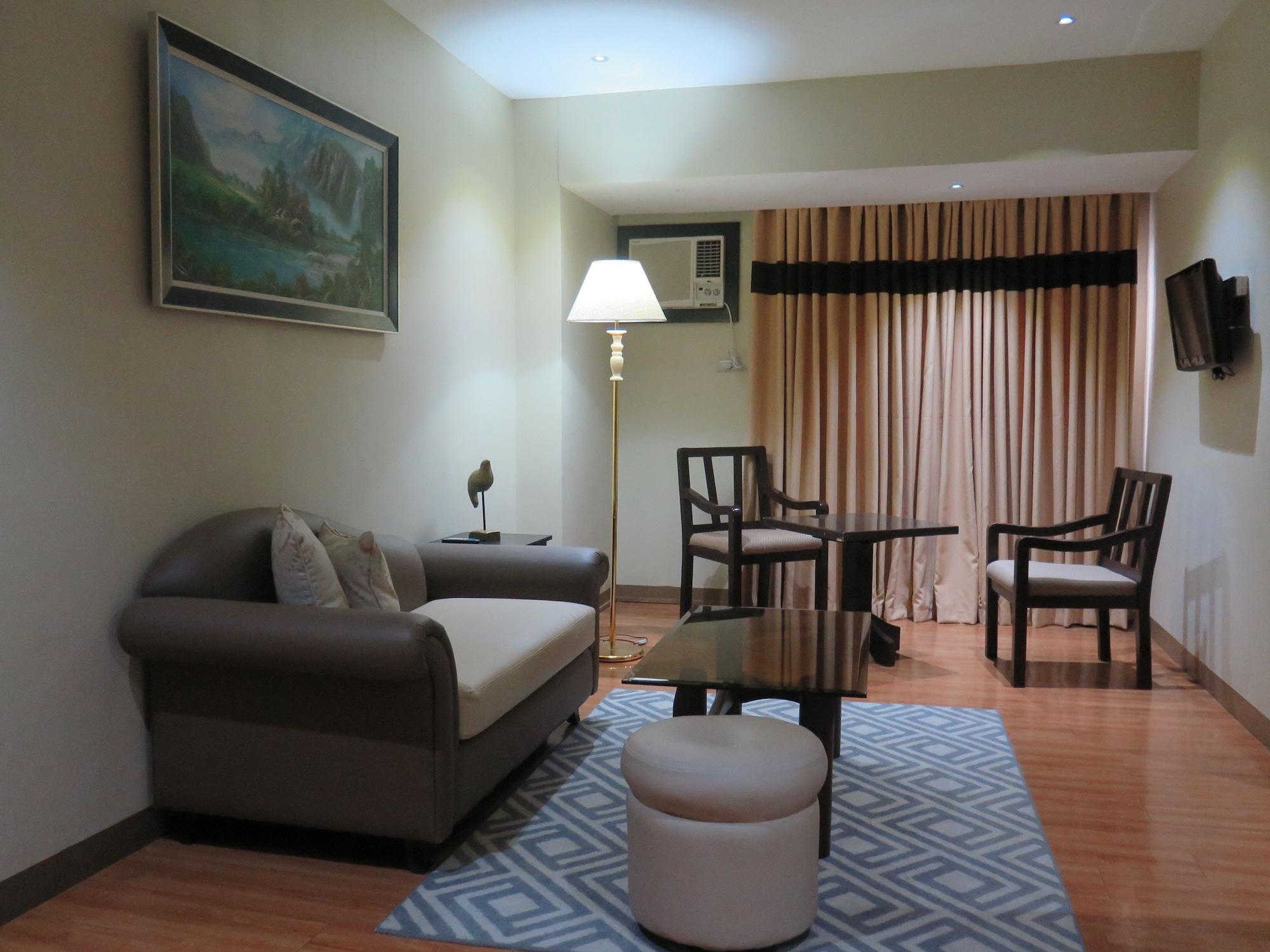 The Pinnacle Hotel And Suites Davao City Exterior foto