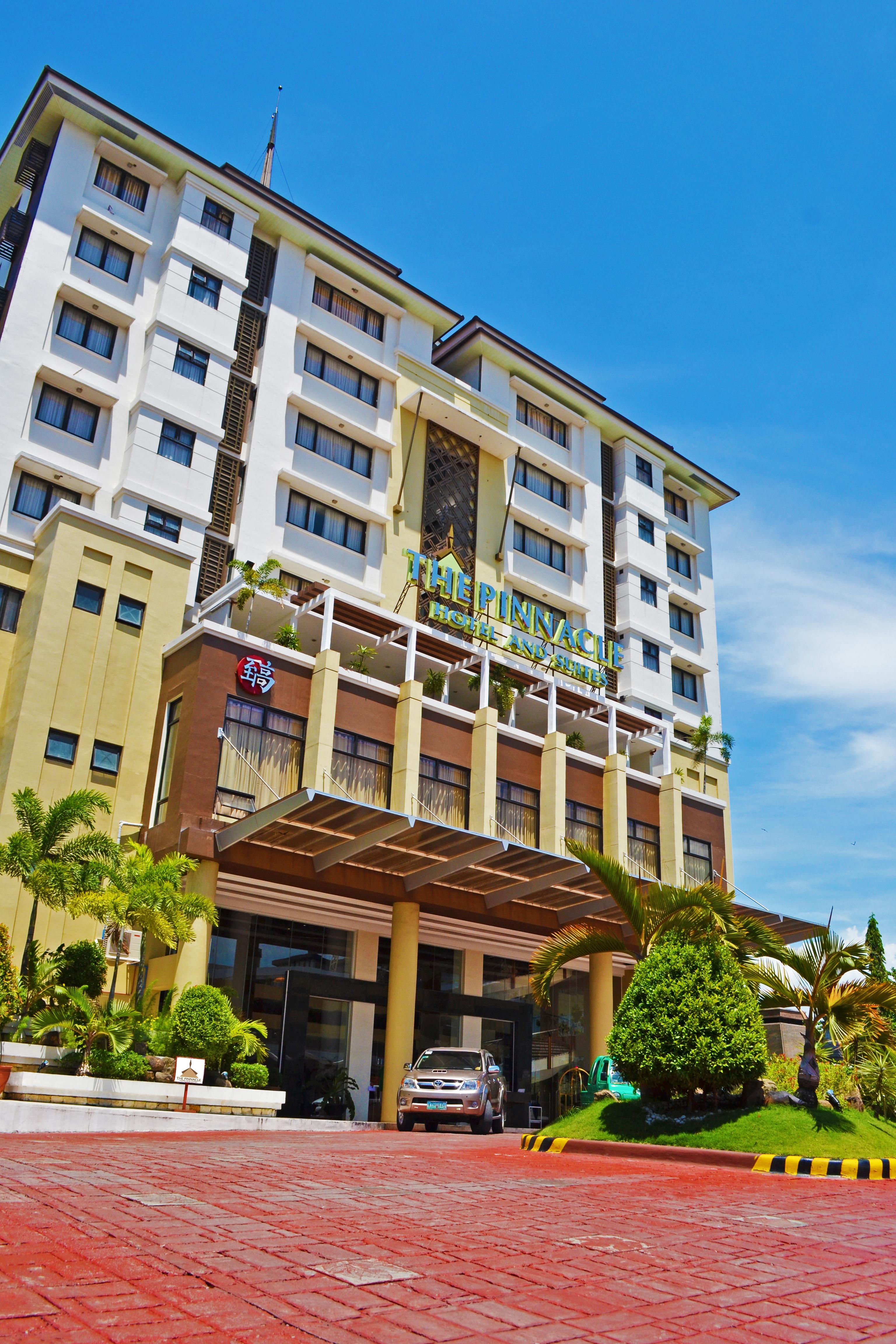 The Pinnacle Hotel And Suites Davao City Exterior foto