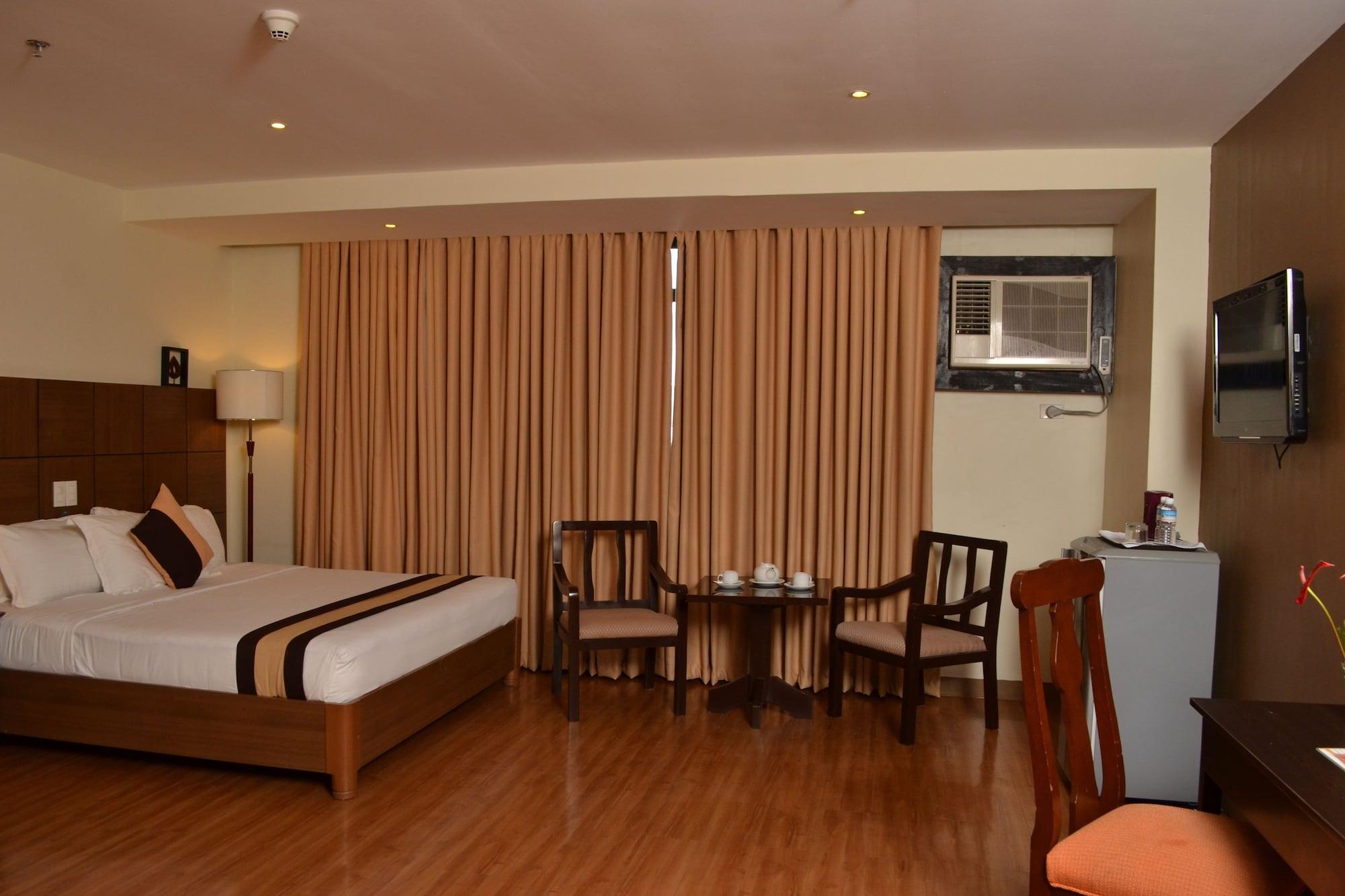 The Pinnacle Hotel And Suites Davao City Exterior foto