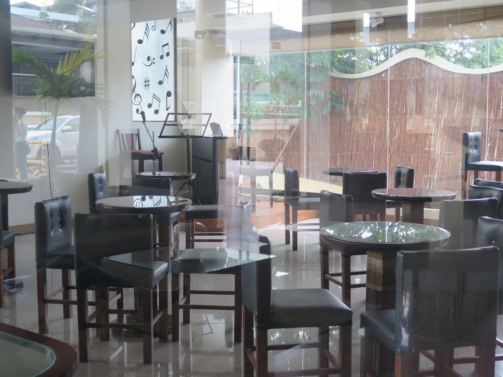 The Pinnacle Hotel And Suites Davao City Exterior foto