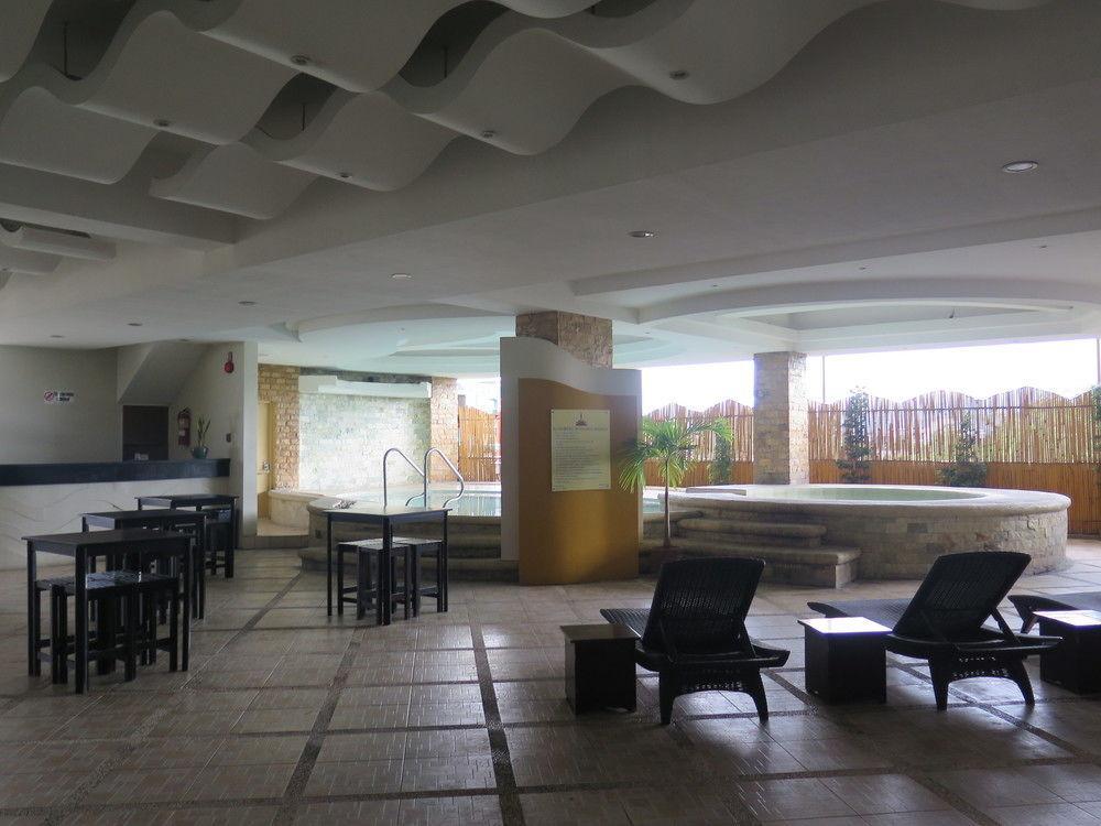 The Pinnacle Hotel And Suites Davao City Exterior foto