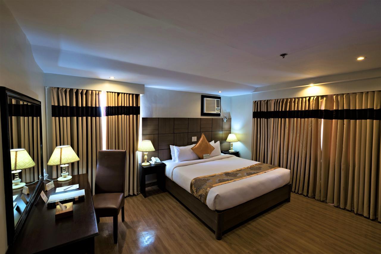 The Pinnacle Hotel And Suites Davao City Exterior foto
