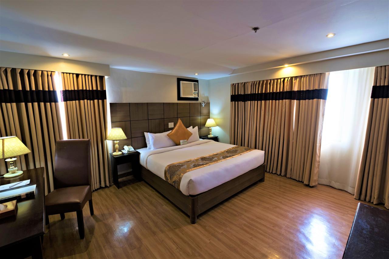 The Pinnacle Hotel And Suites Davao City Exterior foto