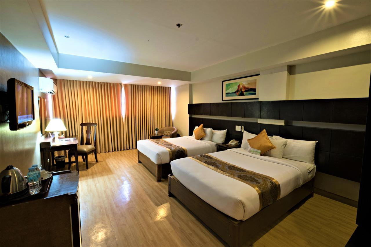 The Pinnacle Hotel And Suites Davao City Exterior foto