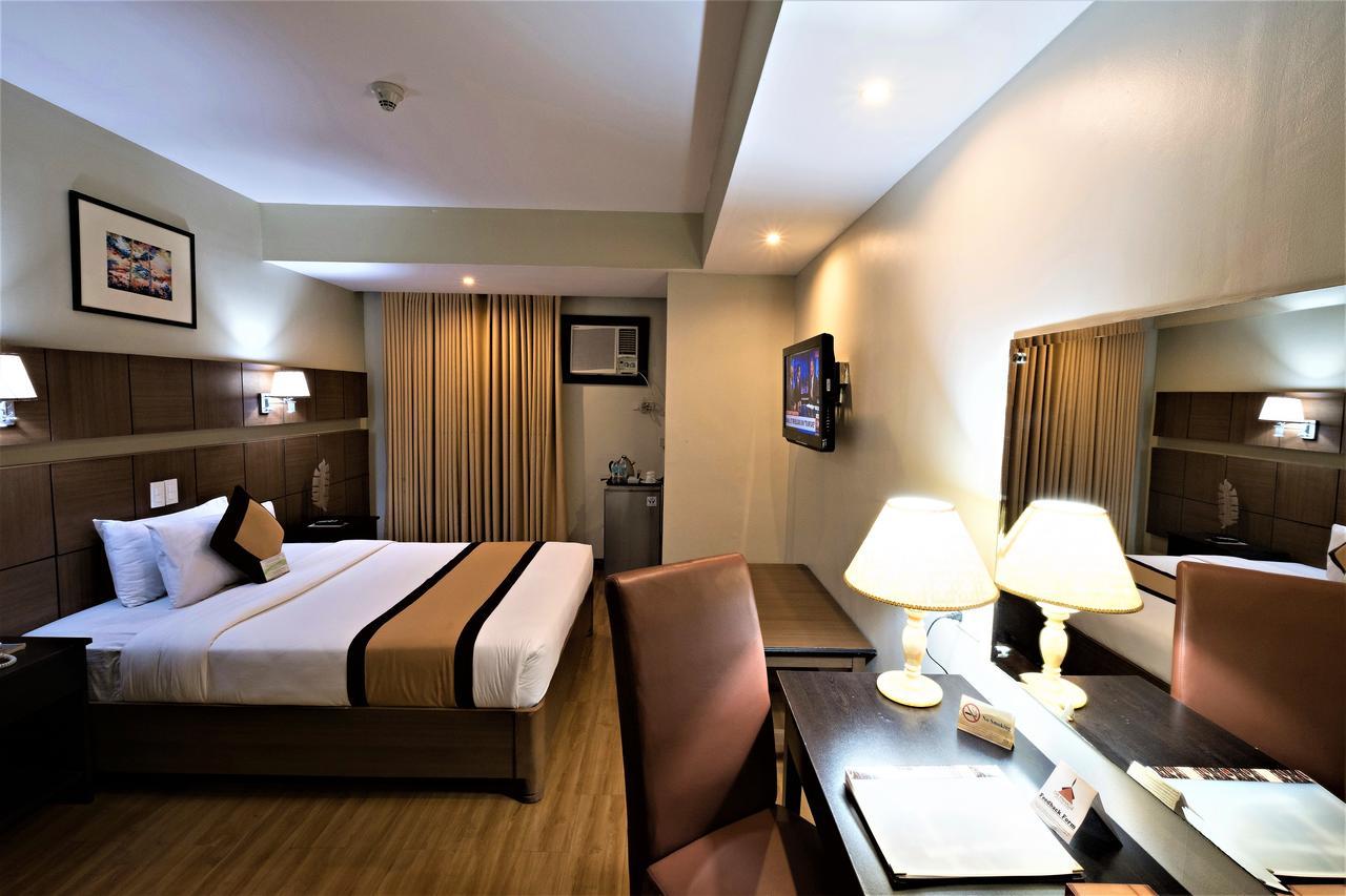 The Pinnacle Hotel And Suites Davao City Exterior foto