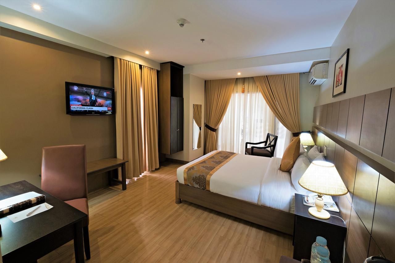 The Pinnacle Hotel And Suites Davao City Exterior foto
