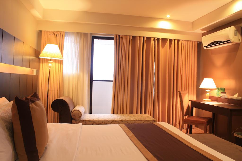 The Pinnacle Hotel And Suites Davao City Exterior foto